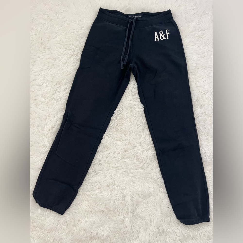 navy blue Abercrombie & Fitch sweatpants size small